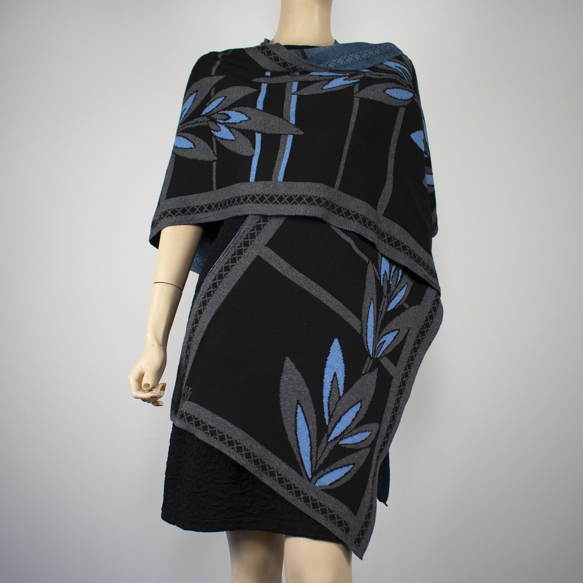 English Flower Cape Black, Grey and Blue
