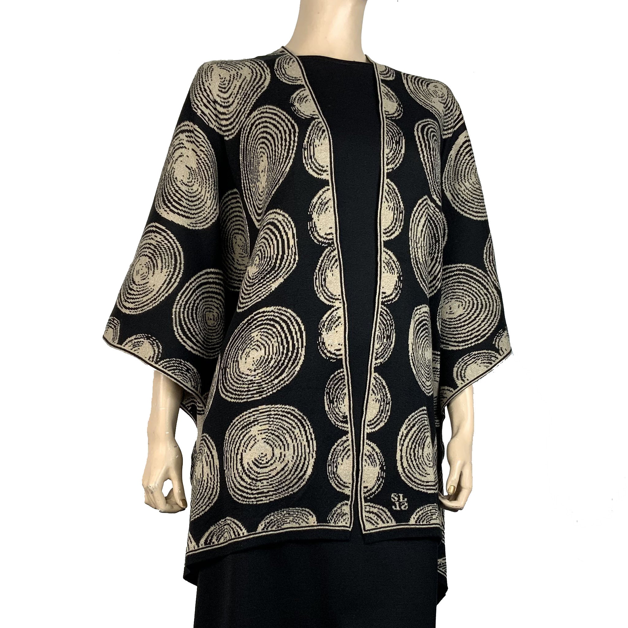 Spirals Cape Black & Sand
